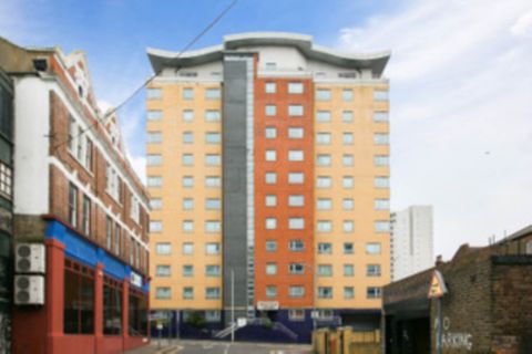 Hainault Street, Ilford IG1, Studio for sale