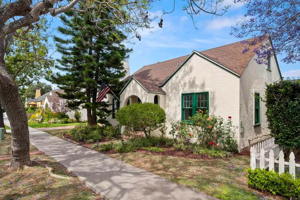1011 Flora Avenue, Coronado, CA 92118 photo 3