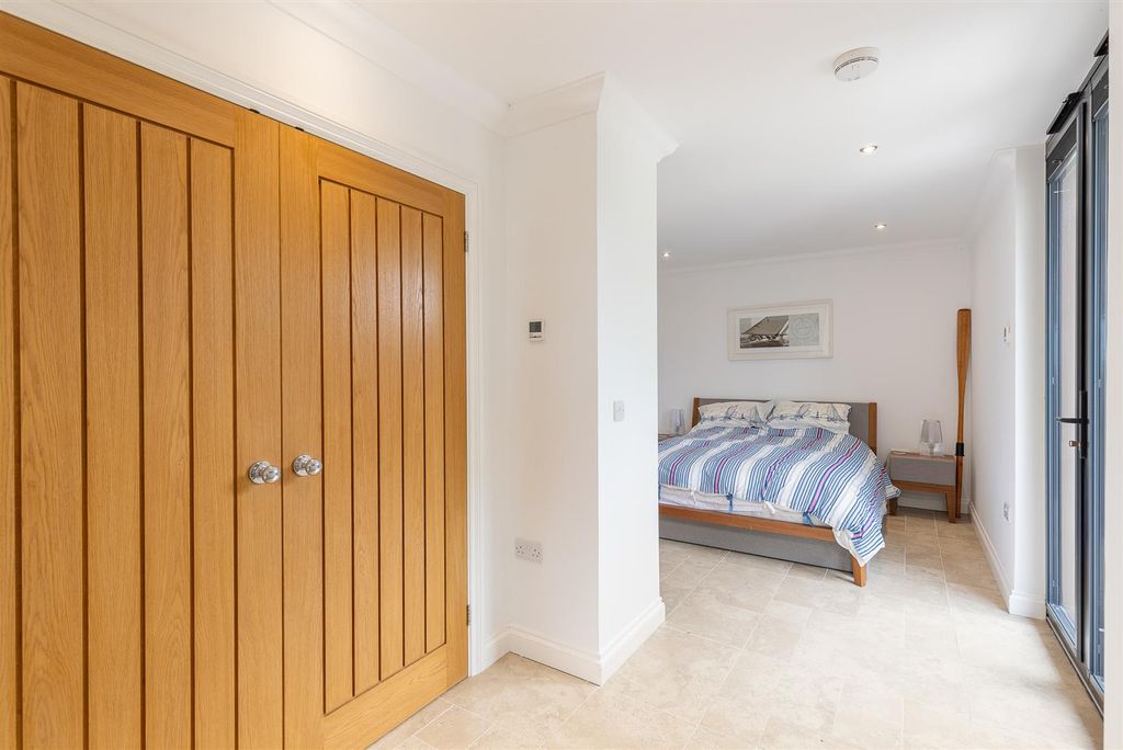 Additional image 9 of 2 bed chalet for saleCowes, Isle Of Wight PO31