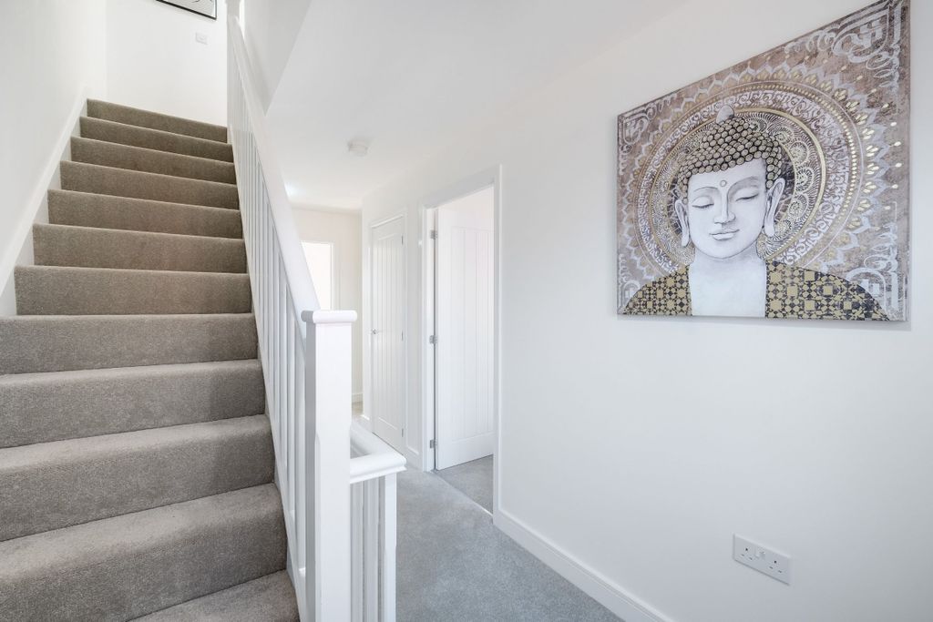 Additional image 37 of 5 bed semi-detached house to rentKempster Way, Weston Turville, Aylesbury HP22