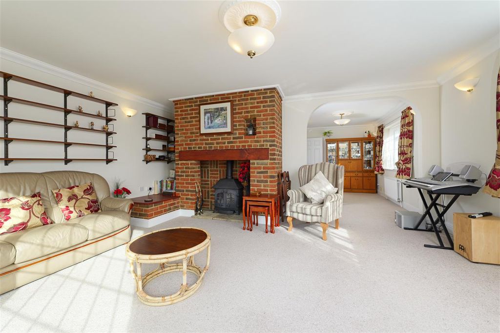 Additional image 3 of 5 bed detached house for saleLower Rainham Road, Rainham ME8