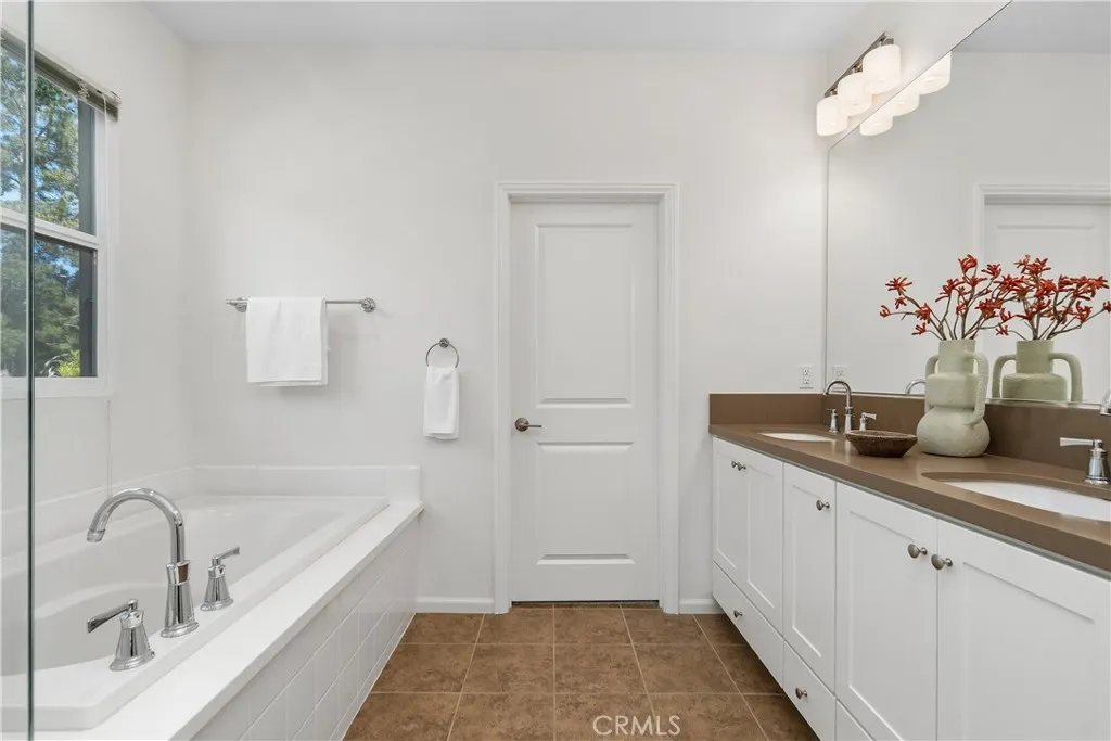 Additional image 39 of 275 Rodeo, Irvine, CA 92602