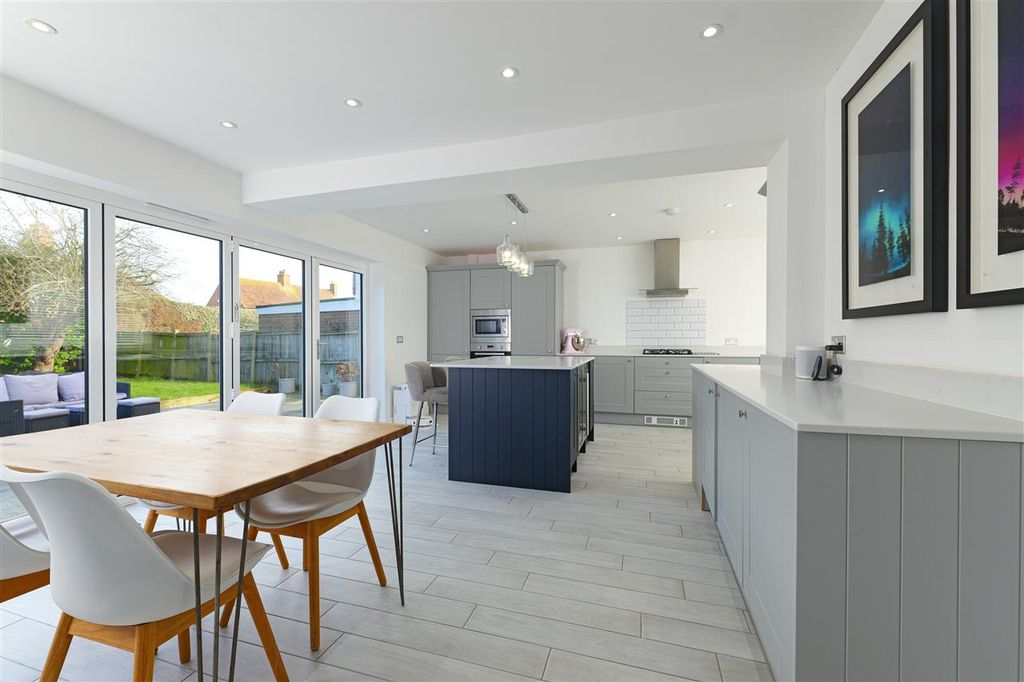 5 bed semi-detached house for saleAsh Crescent, Hersden, Canterbury CT3