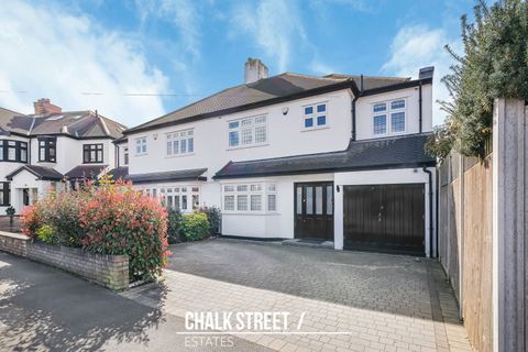 Repton Avenue, Gidea Park RM2