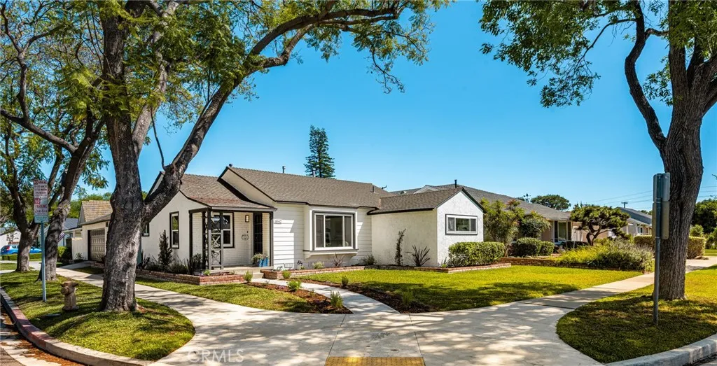 Additional image 4 of 1842 N Greenbrier Rd, Long Beach, CA 90815