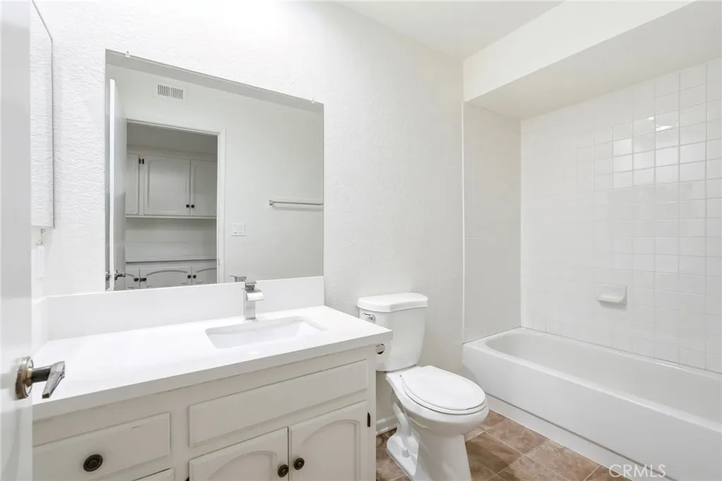 Additional image 60 of 7625 Reseda Blvd Unit 202, Reseda, CA 91335