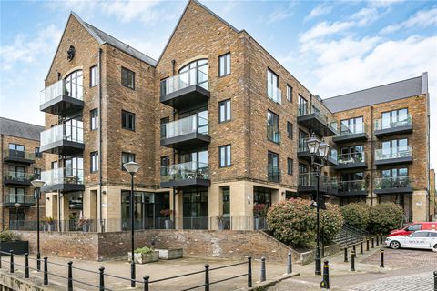 Lion Wharf Road, Isleworth TW7