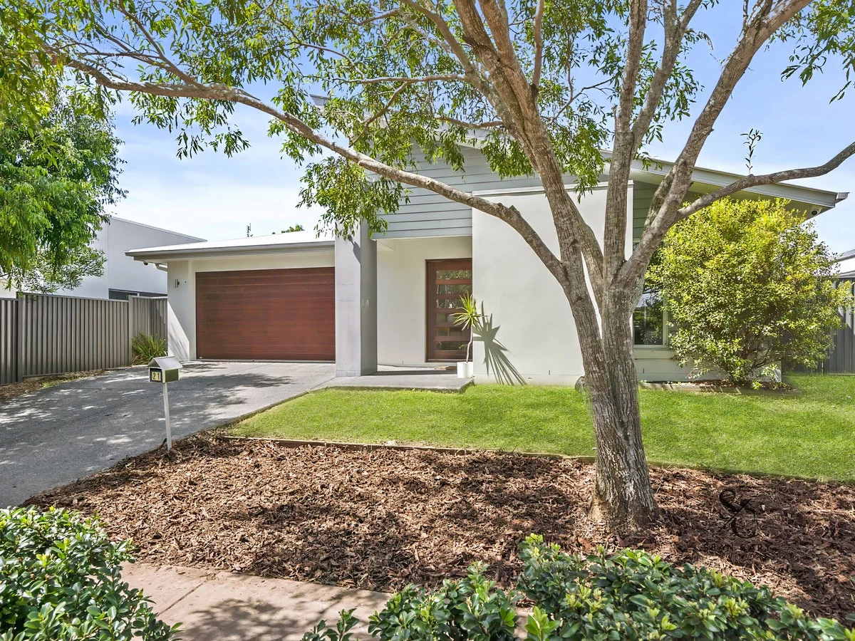 21 Hollyhock Cescent, Noosa Heads QLD 4567