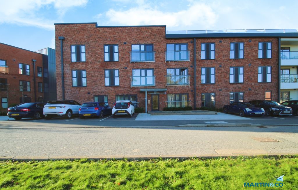 1 bed flat to rentSt Catherines House, Westacott Road OX25