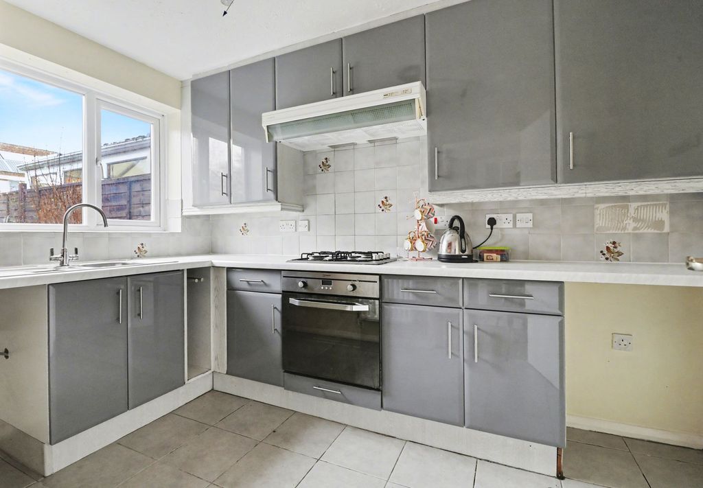 Additional image 3 of 3 bed semi-detached house for saleMallow Road, Hedge End SO30