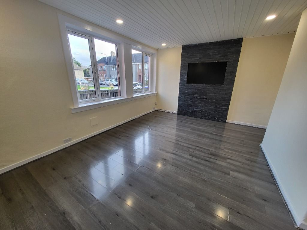 Additional image 2 of 4 bed flat to rentJessiman Square, Renfrew, Renfrewshire PA4