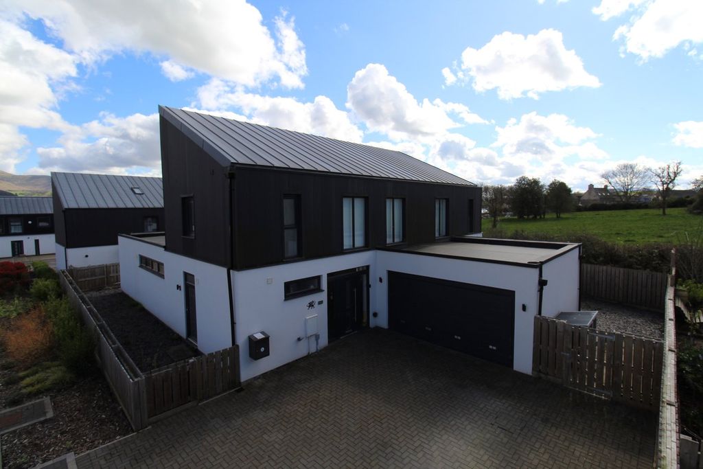 3 bed property to rentDrovers Meadow, Bronllys, Brecon LD3