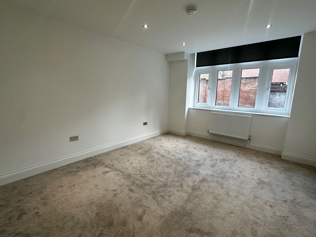 2 bed flat to rentSt. Marys Gate, Derby DE1 photo 3