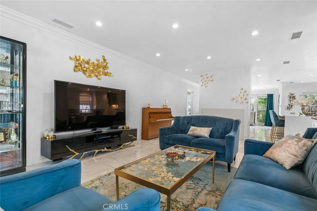 Additional image 67 of 2640 N Keystone Street, Burbank, CA 91504