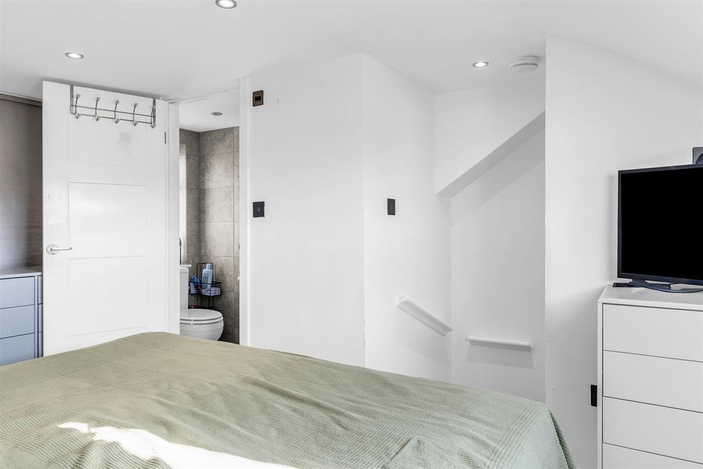 Additional image 11 of 3 bed terraced house for saleThe Briars, Hertford SG13