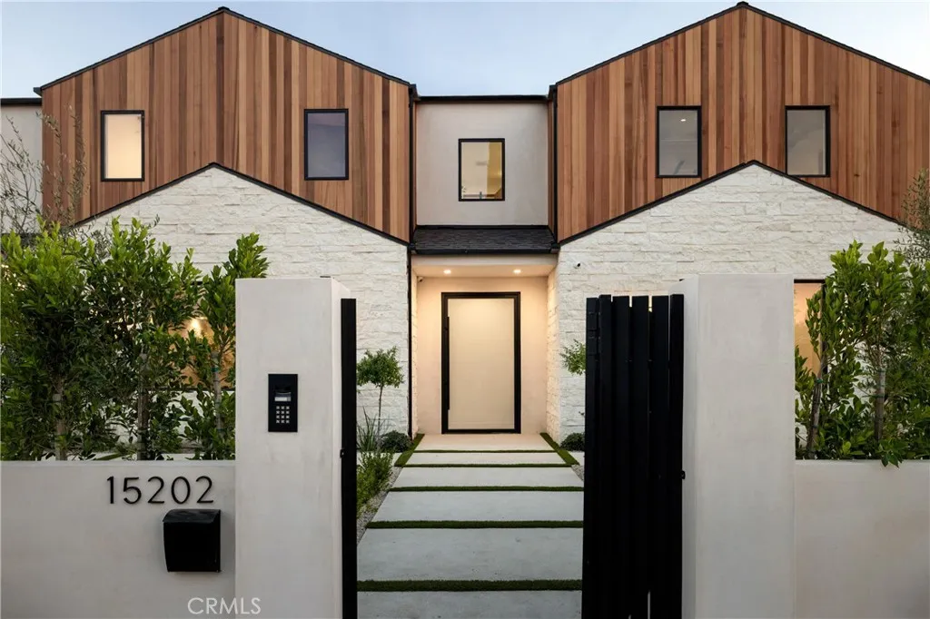 Additional image 3 of 15202 Hesby Street, Sherman Oaks, CA 91403