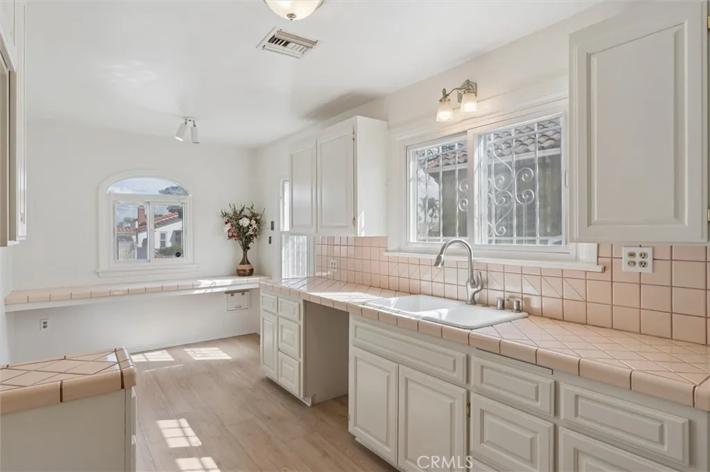 Additional image 10 of 1922 W. 84th Street, Los Angeles, CA 90047