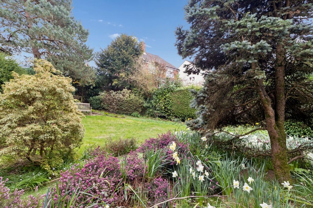 Additional image 3 of 4 bed detached house for saleRobins Orchard, Chalfont St. Peter, Buckinghamshire SL9