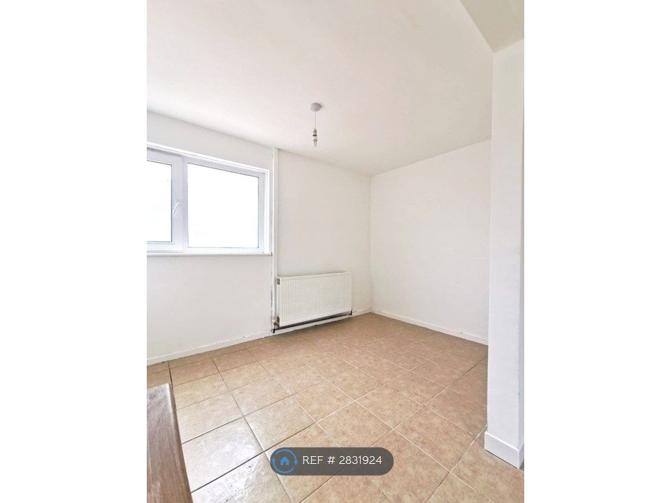 Additional image 3 of 3 bed semi-detached house to rentAmroth Walk, St. Dials, Cwmbran NP44