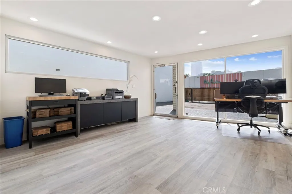Additional image 30 of 555 E 3rd St, Long Beach, CA 90802