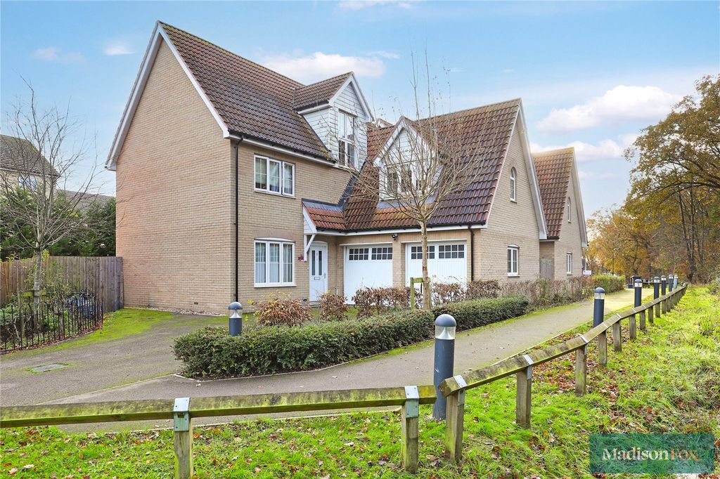 6 bed detached house to rentOlive Grove, Chigwell IG7