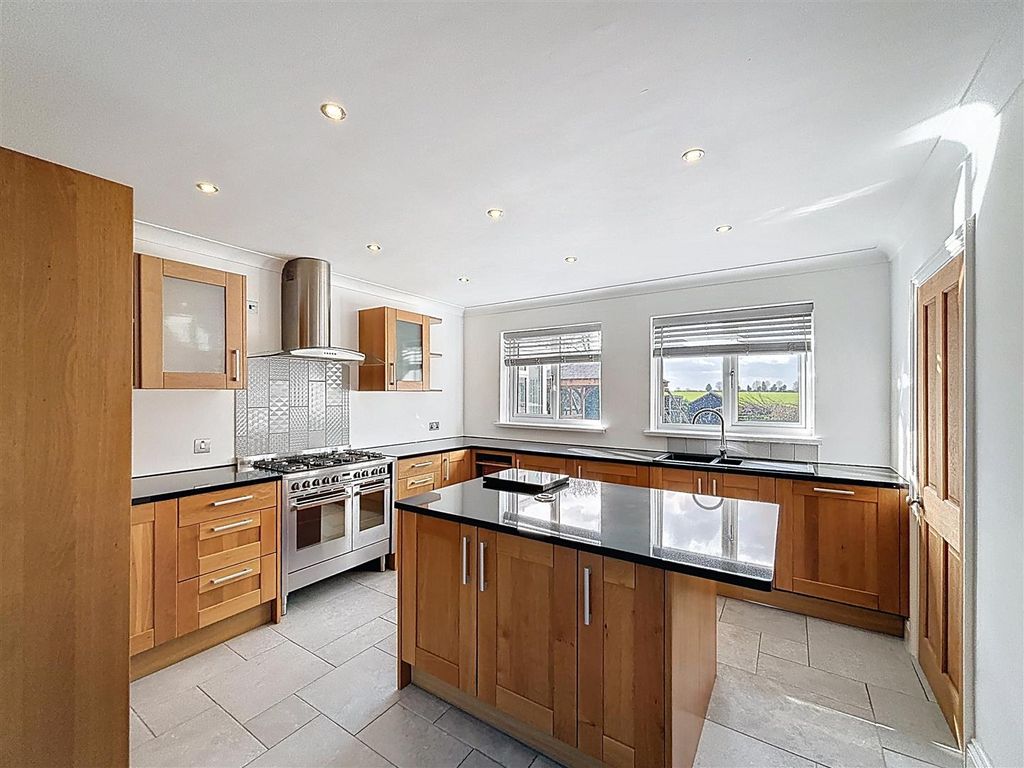 Additional image 7 of 5 bed detached house for saleMain Road, Humbleton, Hull HU11