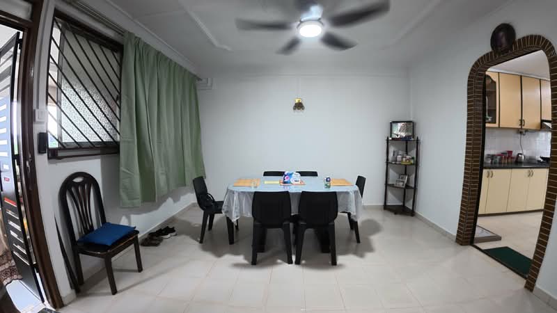 323 Yishun Central photo 2
