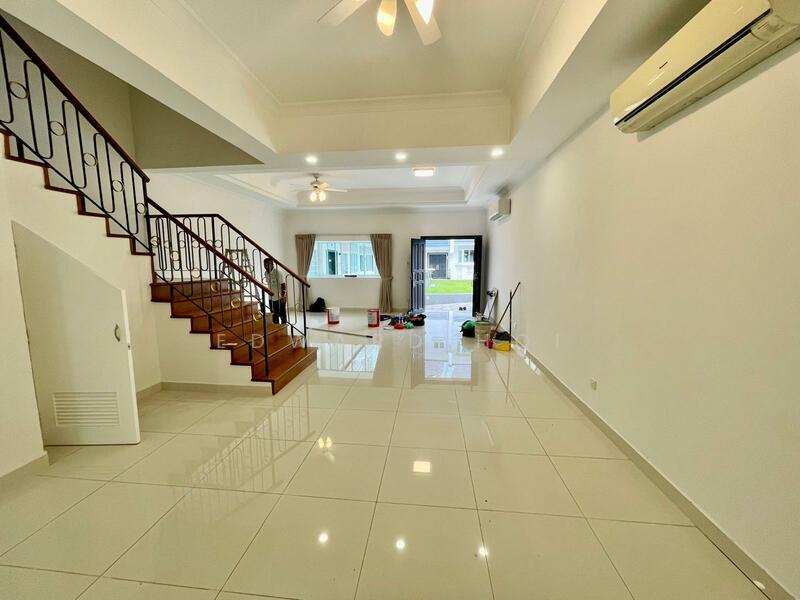 6U Chancery Hill Road