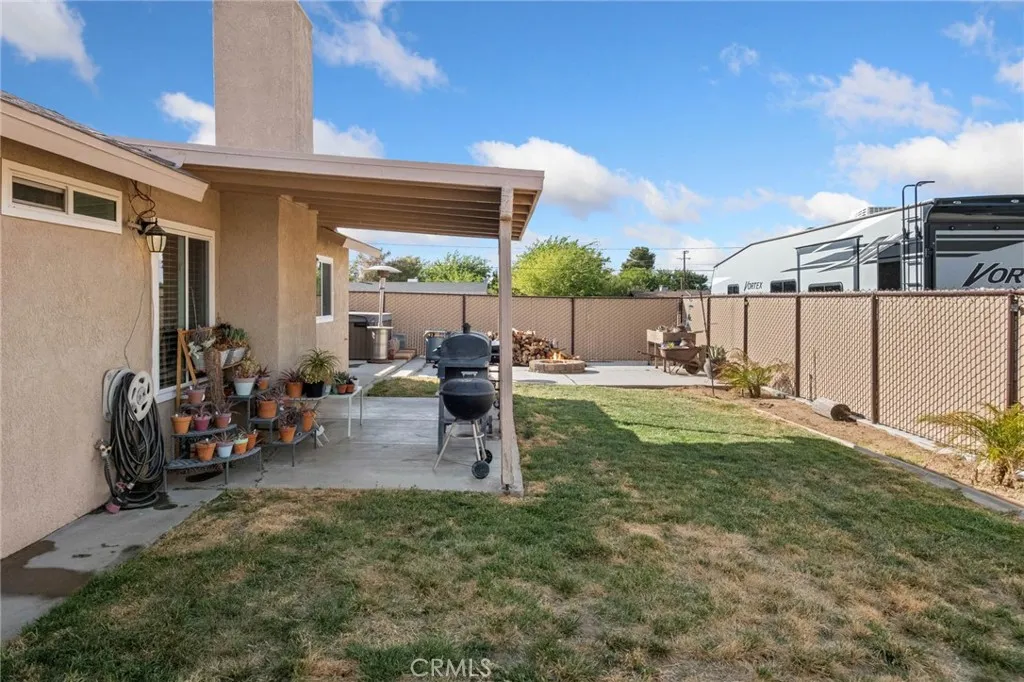 14837 Melbourne, Hesperia, CA 92345