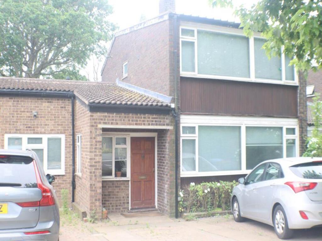 Bishops Rise (Room 3), Hatfield, Hertfordshire