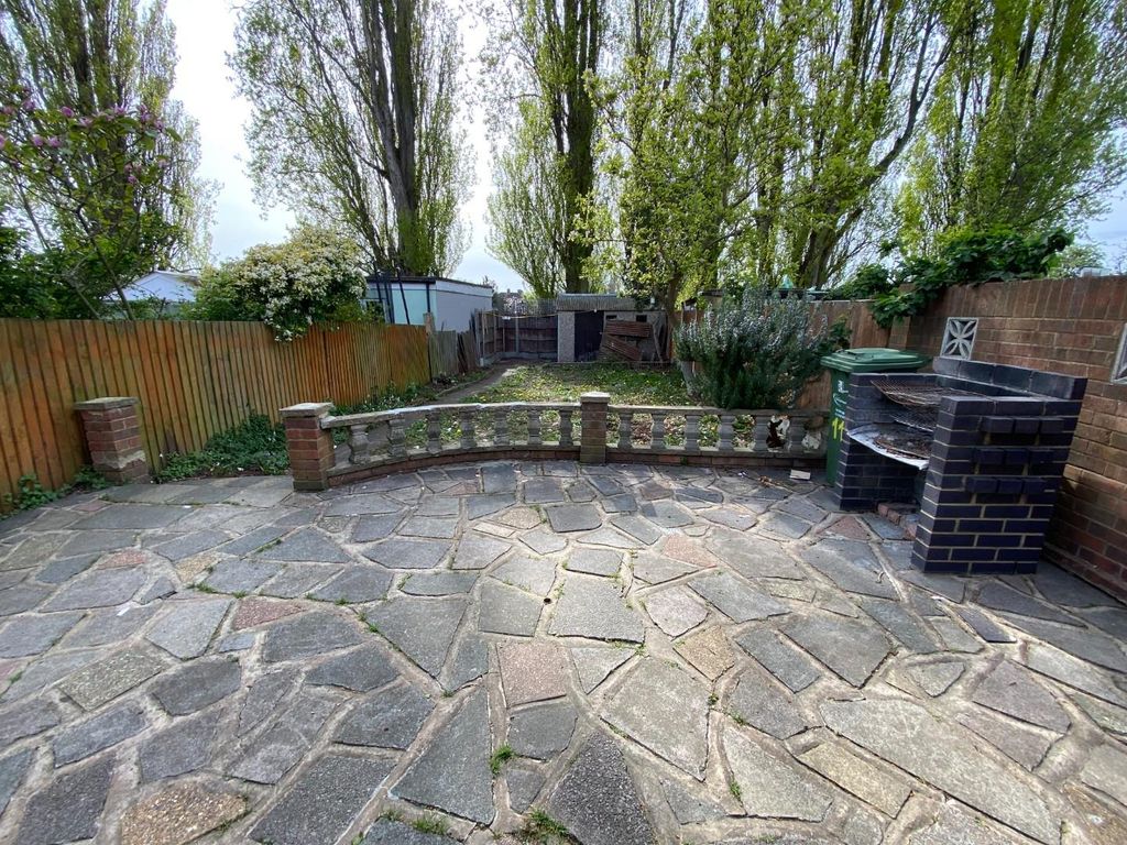 Additional image 9 of 2 bed end terrace house to rentKent Road., Dagenham, Dagenham RM10