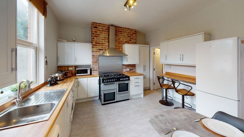 Additional image 8 of 6 bed shared accommodation to rentHeadingley Mount, Headingley, Leeds LS6