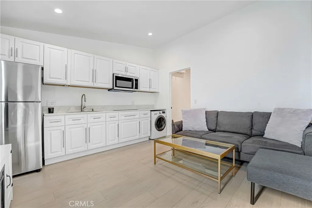 Additional image 29 of 18216 Hartland Street, Reseda, CA 91335