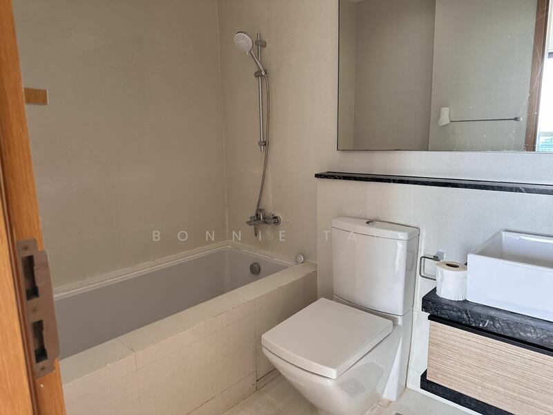18 Marina Boulevard photo 5