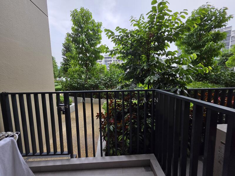Additional image 7 of 74 Compassvale Bow