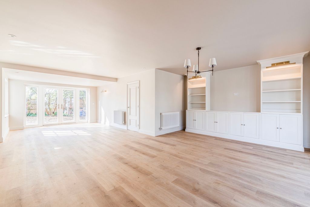 Additional image 2 of 4 bed semi-detached house for saleGreen Lane, Hersham Village, Surrey KT12