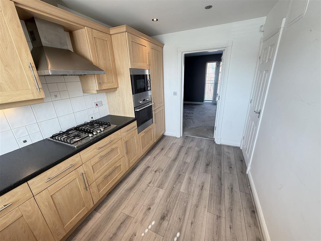 2 bed flat to rentFleet Avenue, Hartlepool TS24 photo 5
