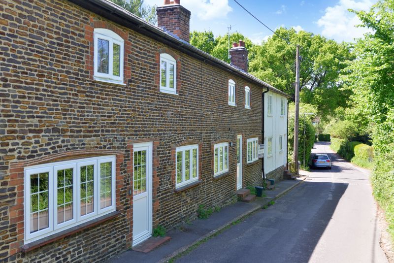 2 bed terraced house to rentWestbrook Hill, Godalming GU8