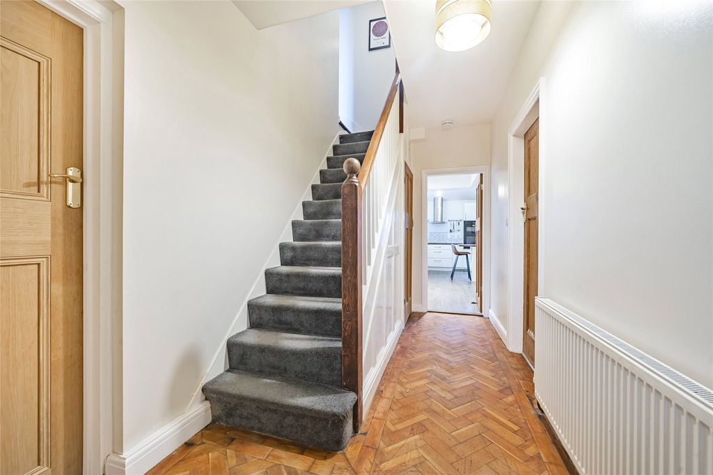 Additional image 9 of 4 bed semi-detached house to rentThe Drive, Cornmeadow Lane, Worcester, Worcestershire WR3