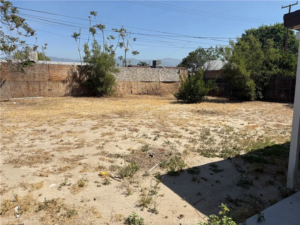 2004 W 15th St, San Bernardino, CA 92411