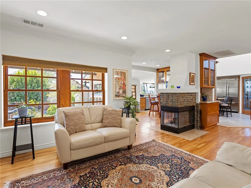 Additional image 19 of 1012 N Sunset Canyon Drive, Burbank, CA 91504