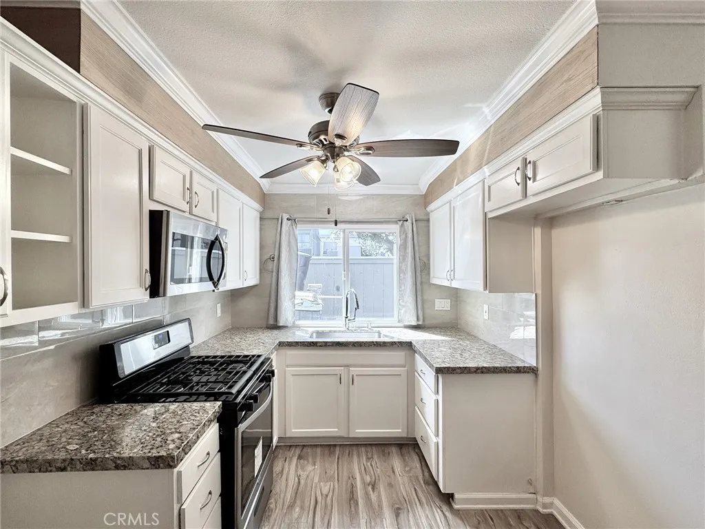 Additional image 5 of 2910 S Greenville St Unit H, Santa Ana, CA 92704