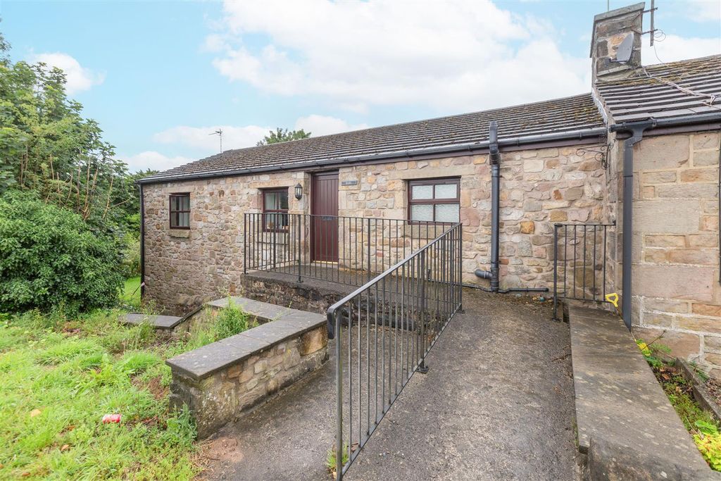 2 bed flat for salePotters Brook, Bay Horse, Lancaster LA2
