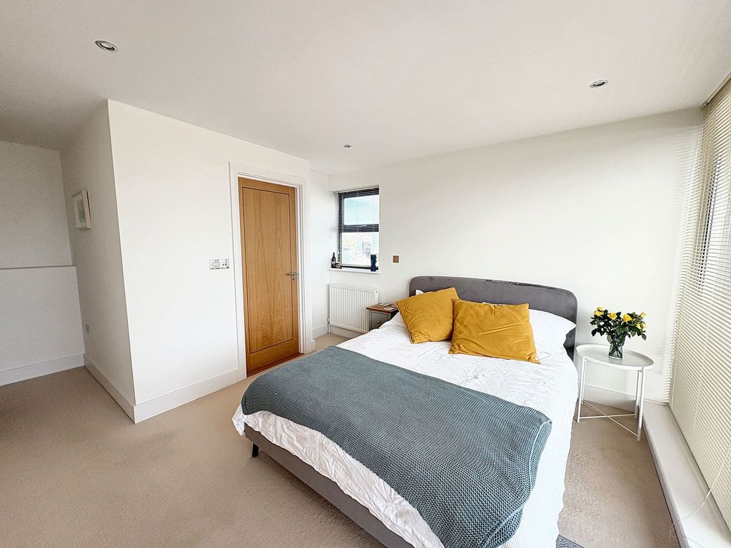 Additional image 11 of 2 bed flat for saleRichmond Walk, Plymouth PL1
