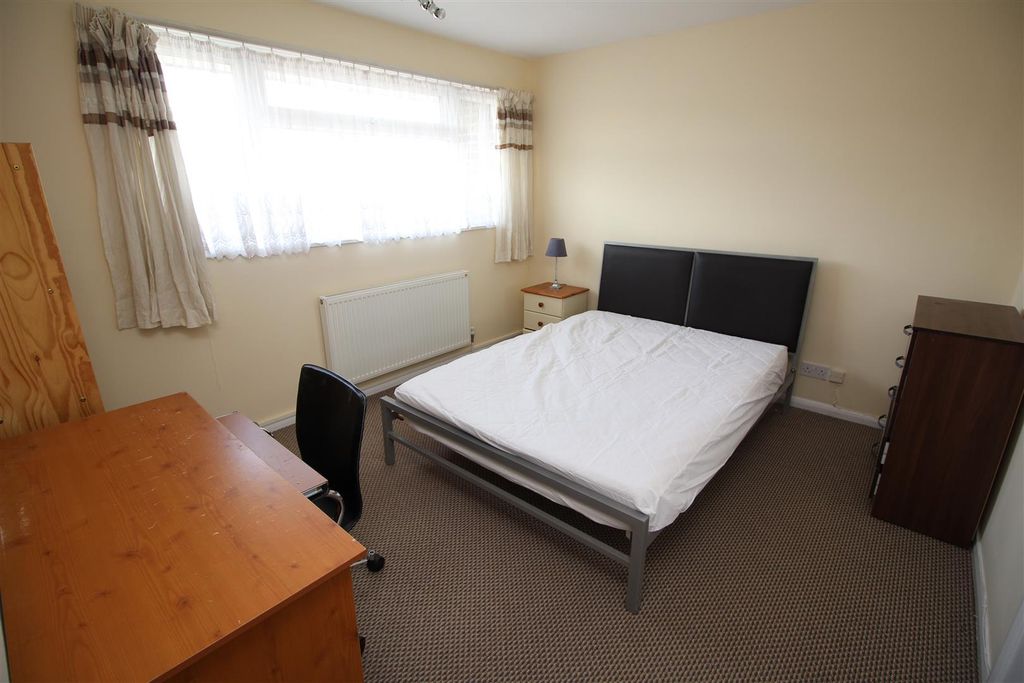 Additional image 4 of 4 bed end terrace house to rentSomner Close, Canterbury, Kent CT2