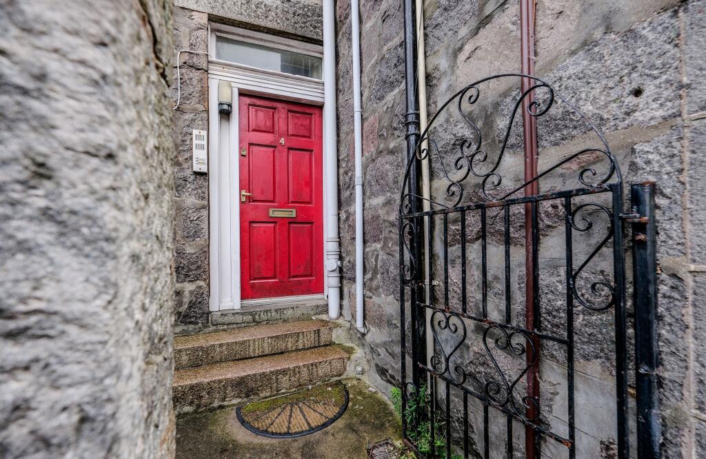 Claremont Place, Aberdeen photo 2