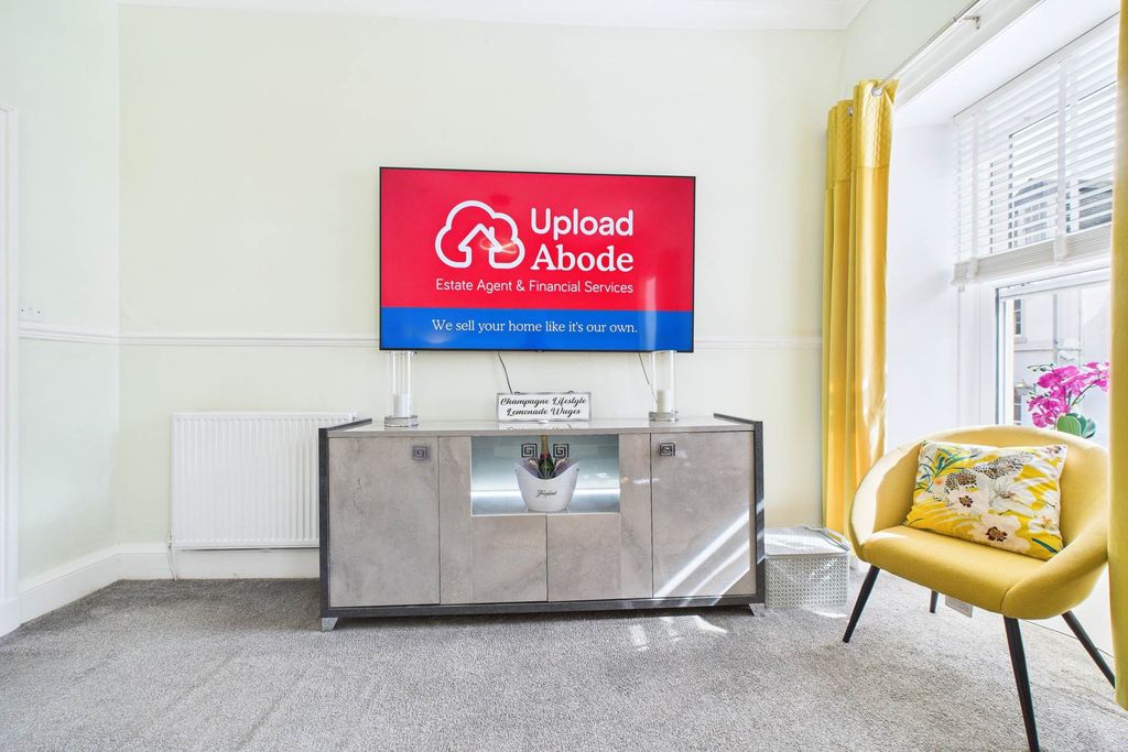 Additional image 6 of 3 bed flat for saleBloomgate, Lanark ML11