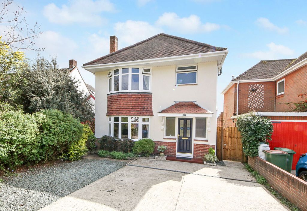 3 bed detached house for saleDouglas Crescent, Bitterne SO19