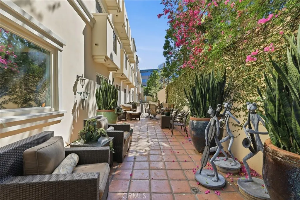 Additional image 29 of 143 N Arnaz Drive Unit 105, Beverly Hills, CA 90211