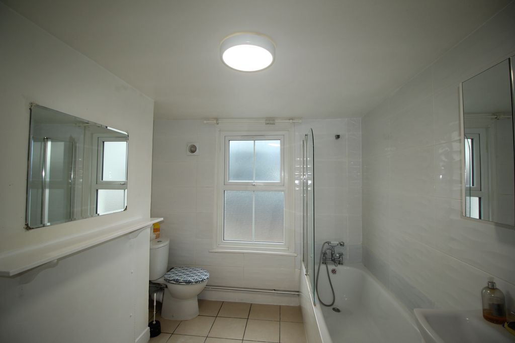 1 bed maisonette to rentQueen Street, Maidenhead SL6
